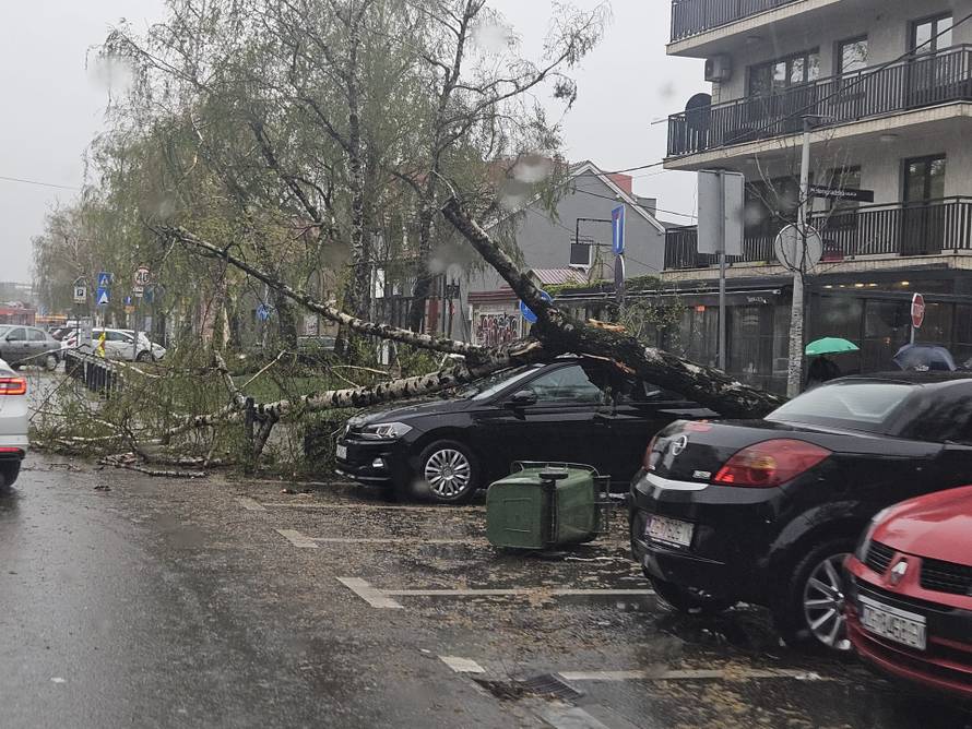 Evo koliko su vatrogasci imali intervencija zbog oluje