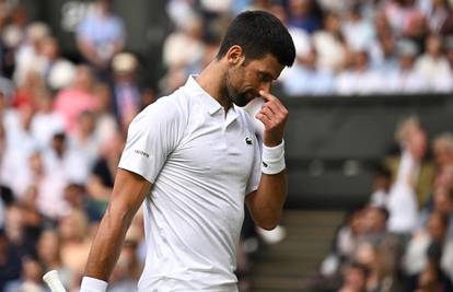 Đoković kažnjen zbog bacanja reketa u finalu Wimbledona