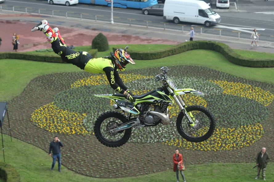 Ispred muzeja Mimara, akobacijama na motoru najavljen Masters of dirt