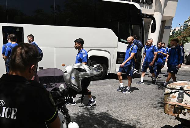 Atena: GNK Dinamo odlazi iz hotela nakon što je utakmica zbog nereda BBB odgođena