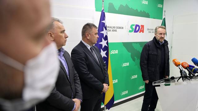 Mostar: Bakir Izetbegović obratio se medijima nakon sastanka s predstavnicima kantonalne i gradske organizacije SDA