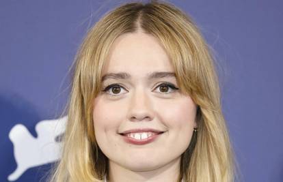 Zvijezdu serije 'Bijeli lotos' naljutio skeč o njenim zubima: 'Ovo je zlobno, nije smiješno!'