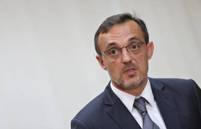 Ministar Jakovina: Dugove ću podmiriti kada prodam tvrtku 