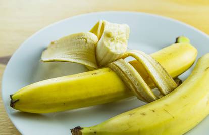 Banane brzo sazrijevaju: Ovako će dulje trajati kada ih kupite