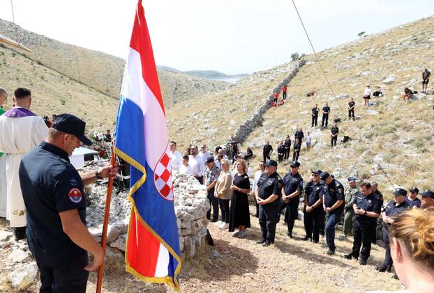 Šibenik:Na Kornatima obilježena 19. godišnjica tragedije u kojoj je poginulo 12 vatrogasaca