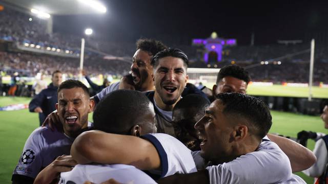 Champions League - Quarter Final - Second Leg - FC Barcelona v Paris St Germain