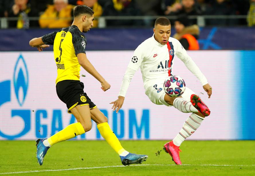 Champions League - Round of 16 First Leg - Borussia Dortmund v Paris St Germain
