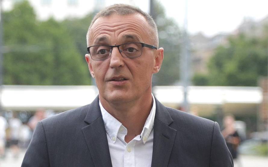 Jakovini u politici i biznisu ne ide, ali gomila nekretnine...