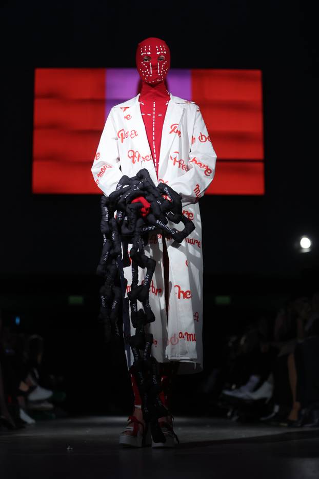 DIPMOD_10 - modna revija diplomskih kolekcija studenata Sveučilišta u Zagrebu Tekstilno-tehnološkog fakulteta