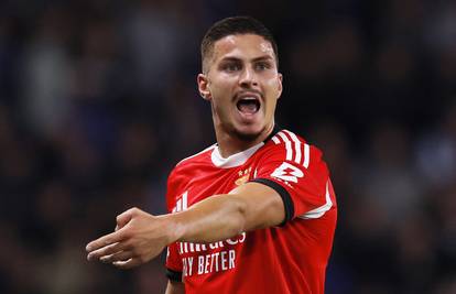 Mourinho zamrznuo 'vatrenog' na klupi: 'Još se nije uklopio...'