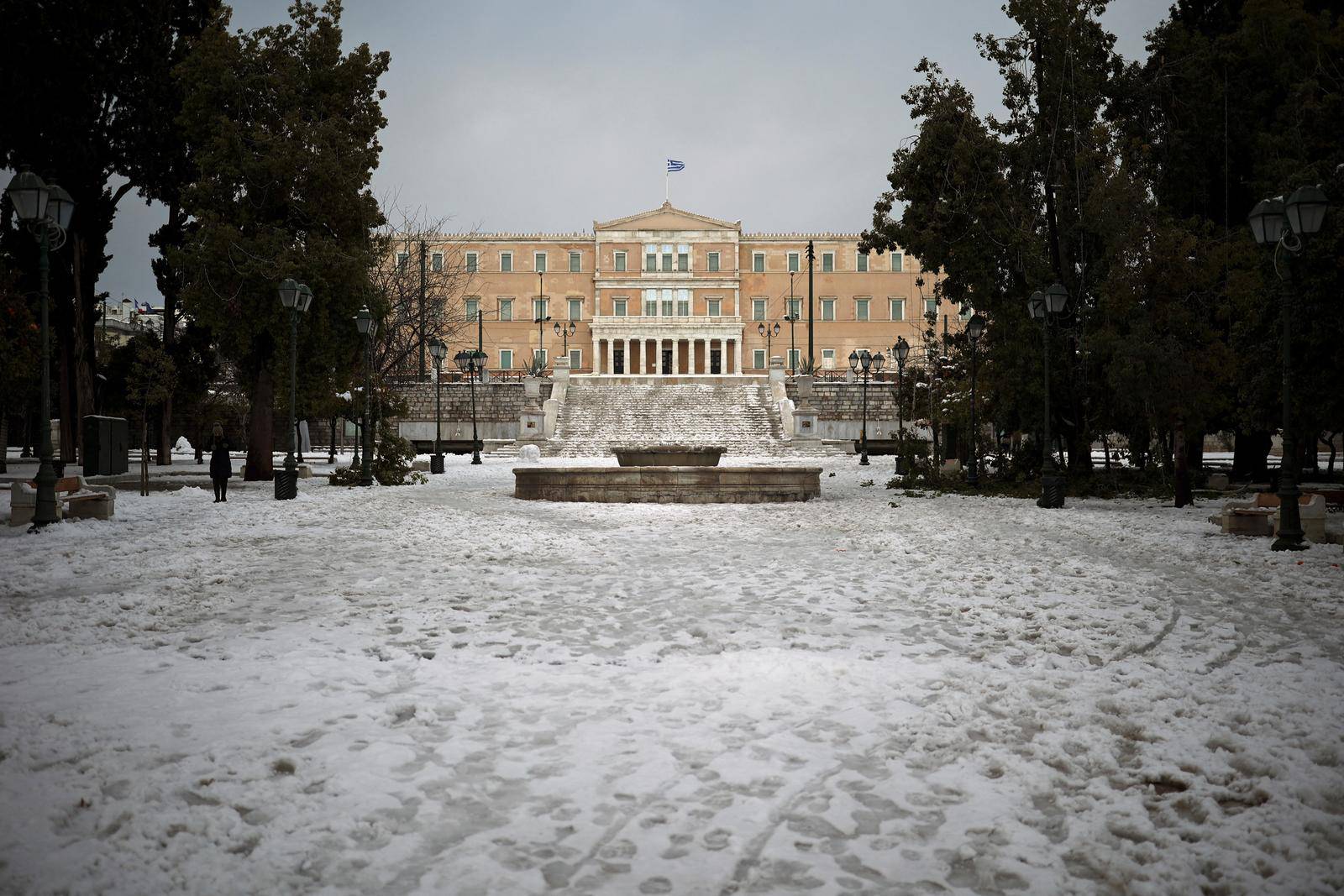 Heavy snowfall in Athens