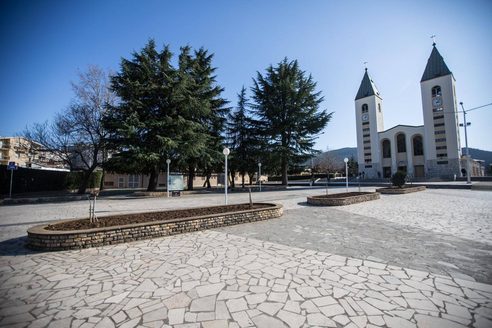 Zbog koronavirusa smanjen je broj hodočasnika u Međugorje