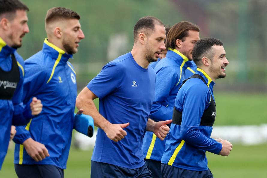 Sarajevo: Trening nogometne reprezentacija BiH uoči finalne utakmice doigravanja za Svjetsko prvenstvo