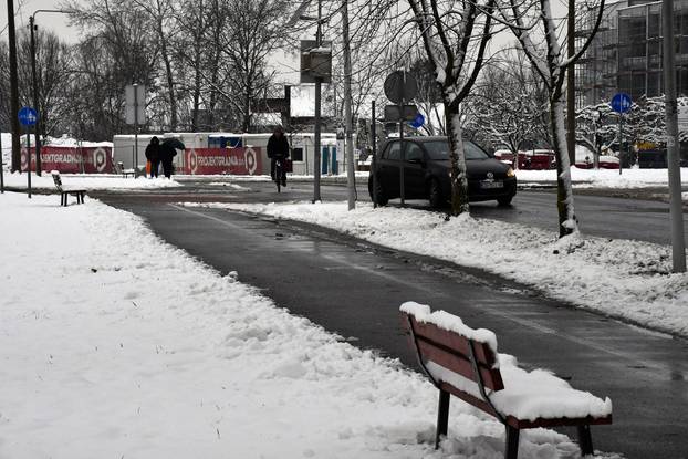 Prava zimska idila na ulicama Slavonskog Broda