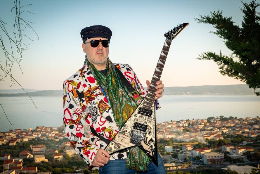 Vuco: 'Objavit ću duet s Dinom Dvornikom star čak 35 godina. Snimku ću odnijeti Elli i Danijeli'