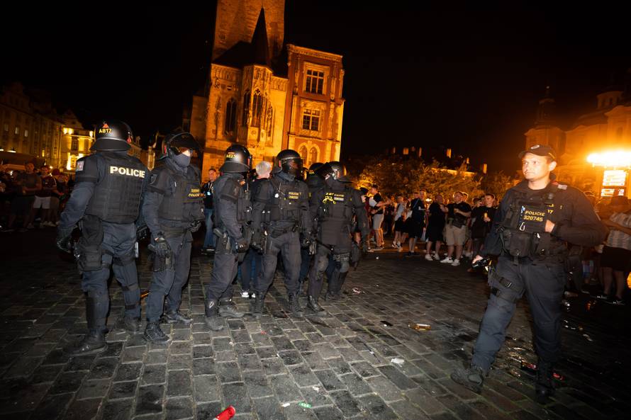 Huliganski neredi u Pragu nakon finala UEFA Konferencijske lige