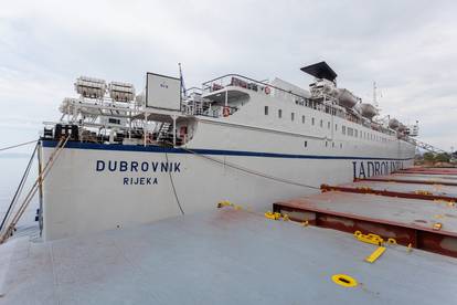 Jadrolinijin trajekt "Dubrovnik" prodan Grcima, mijenja ime u "Prince"