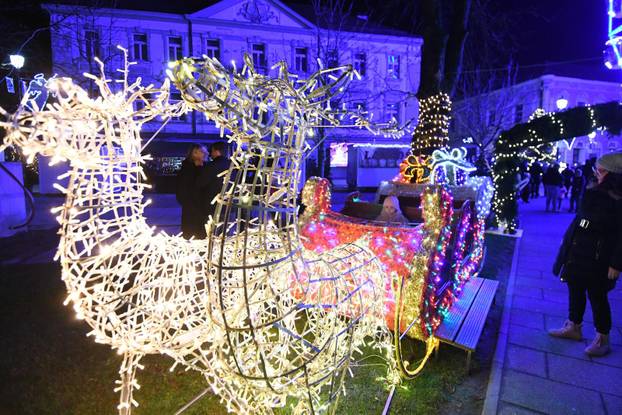 Bjelovar: Grad nikad ljepši u blagdanskom ruhu, a i advent je naraskošniji ikad
