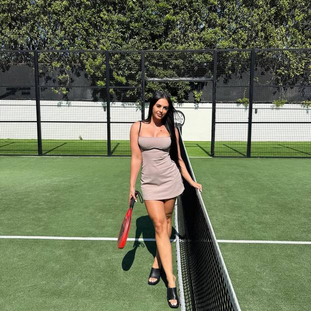 Najzgodnija čuvarica u zatvoru: 'Žene zatvorenika su me mrzile, a sada zarađujem dvostruko'