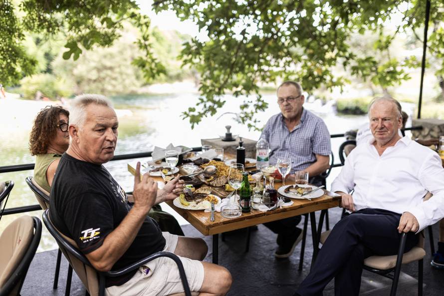 'Zbog dobrog i jeftinog roštilja potegnemo čak i preko granice'