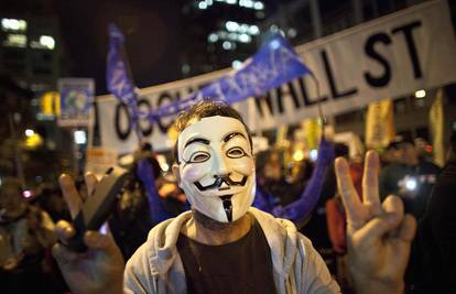 Anonymousi nizom napada obilježili dan Guya Fawkesa