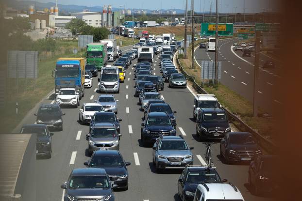 Zagreb: Velike gužve na naplatnoj postaji Lučko
