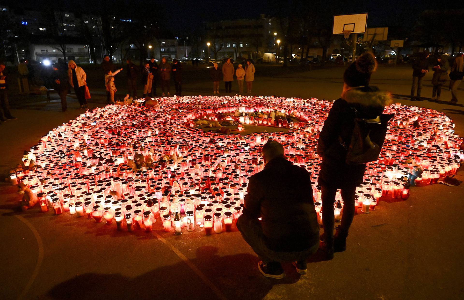 Očajni roditelji učenika škole u Prečkom: 'Pošaljite nam pomoć, ne možemo sami. Molimo vas...'