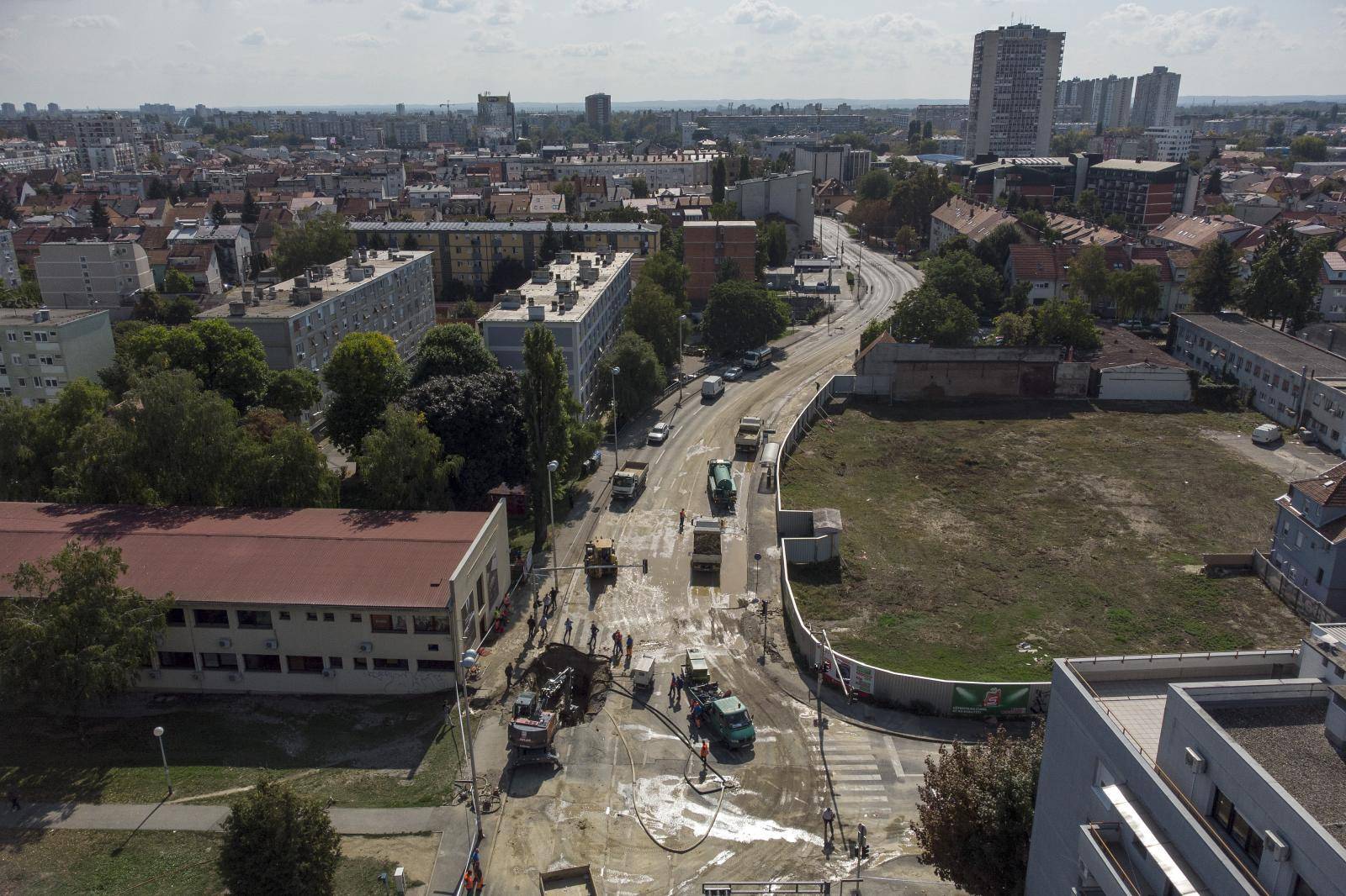 Pogled iz zraka na raskrižje Selske i Baštijanove gdje je puknula vodovodna cijev