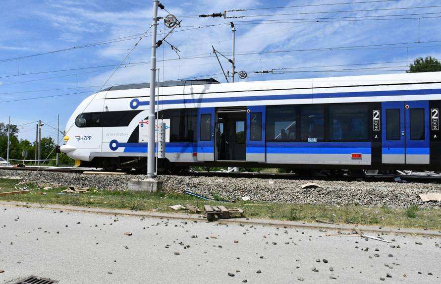 Vozač koji je poginuo u naletu vlaka kod Sl. Broda nije stao na zvučnu i svjetlosnu signalizaciju