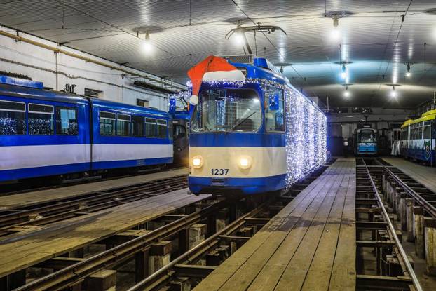 Osijek: Umjesto putnika u tramvaju se voze plišani medvjedići