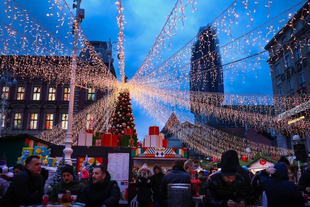 Zagreb: Zagrebački Advent na Trgu bana Jelačića
