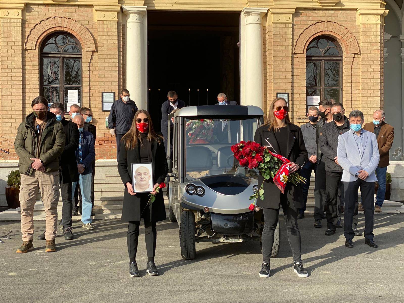 Zagreb: Sprovod rukometnog trenera Zlatka Saračevića na groblju Mirogoj