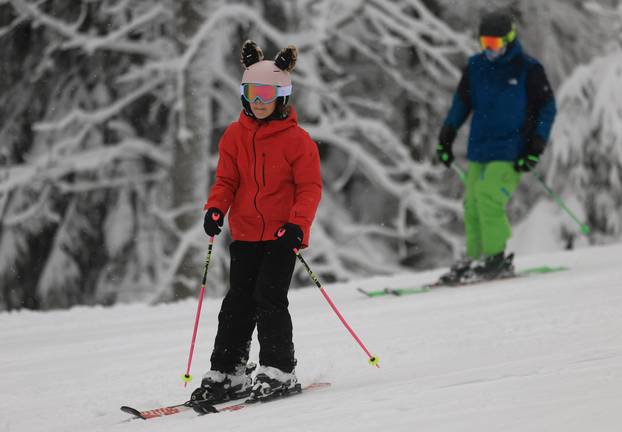 Zagreb: Započela skijaška sezona na Sljemenu 