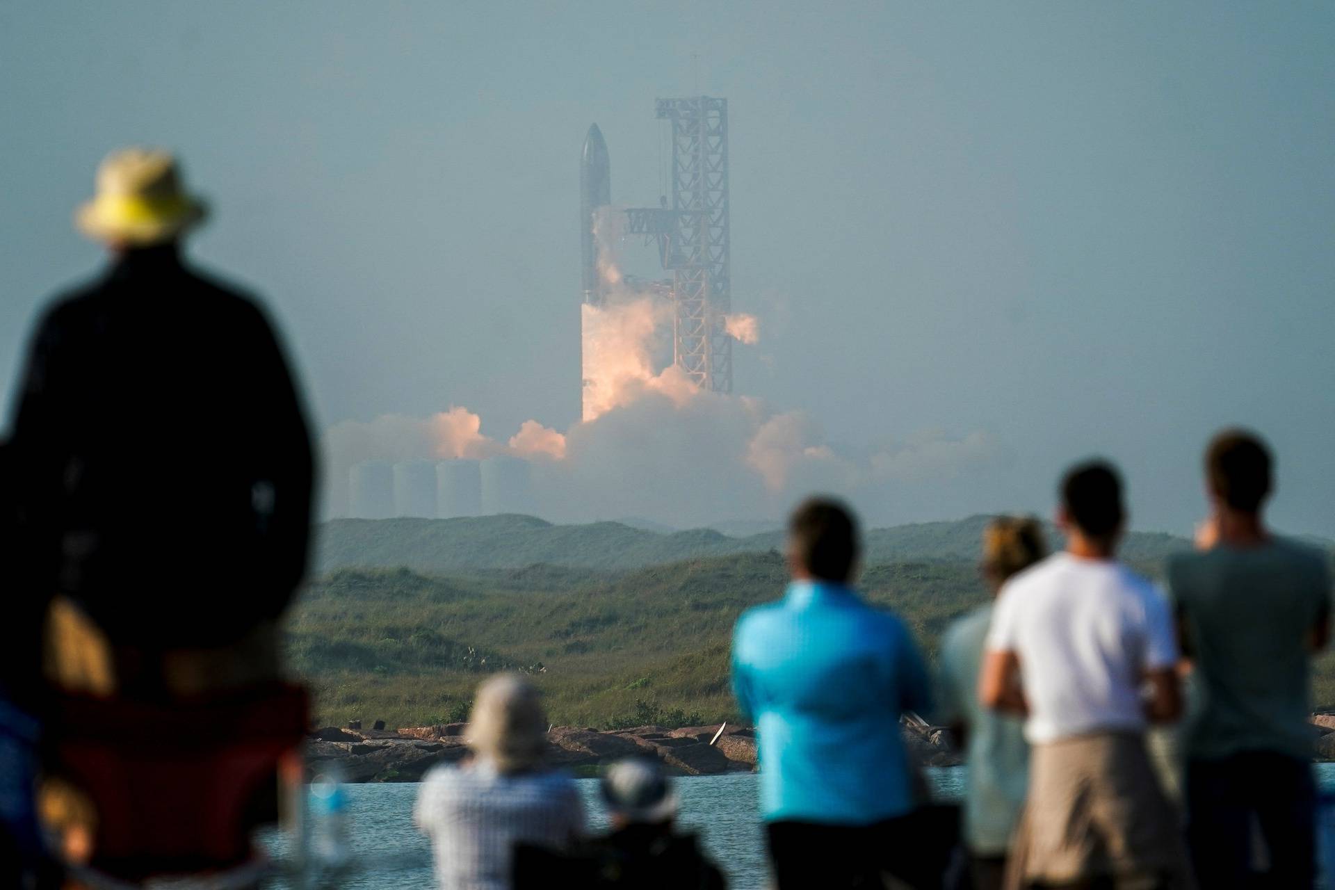 SpaceX aims to launch Starship spacecraft on test flight in Brownsville, Texas