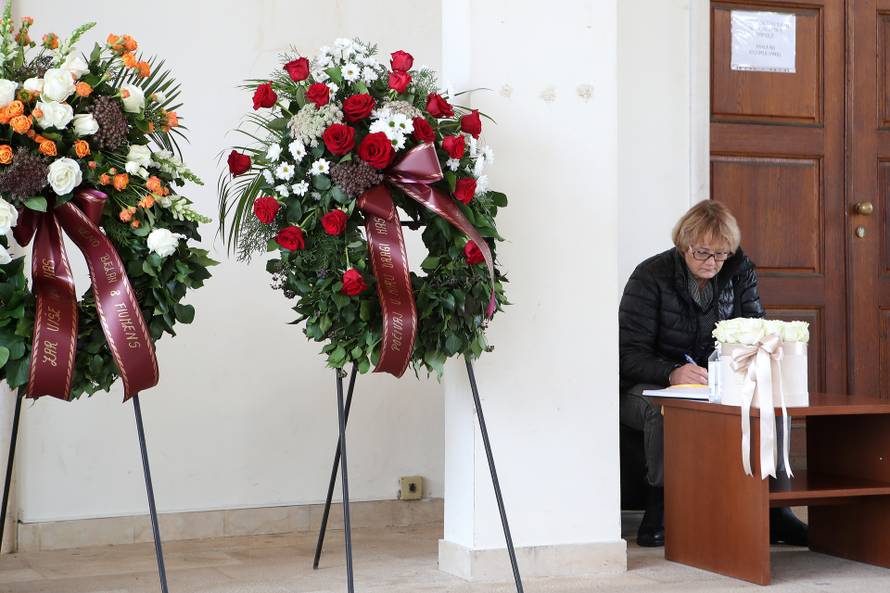 Posljednji ispraćaj Massima Savića na Gradskom groblju Zadar