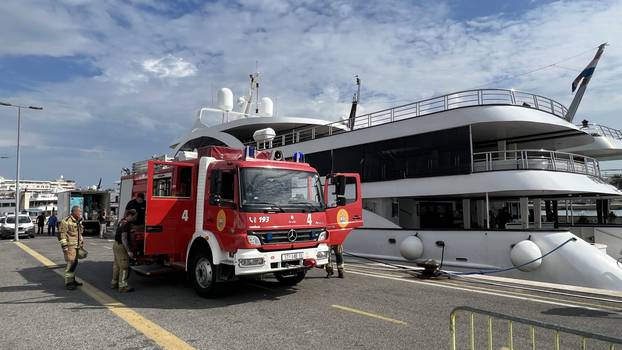 Split: Buknuo požar na brodu za krstarenje 