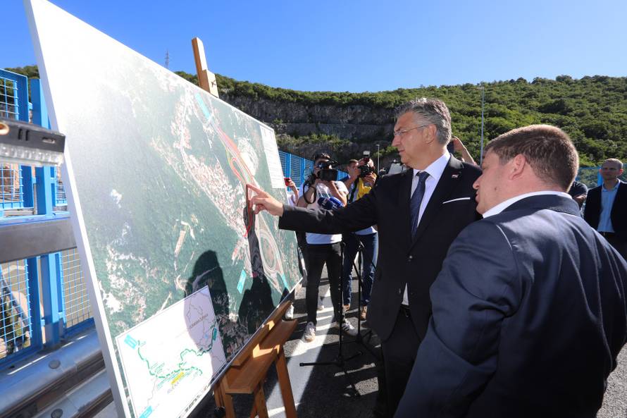 Rijeka: Premijer Plenković i ministar Butković obišli novi vijadukt na čvoru Orehovica