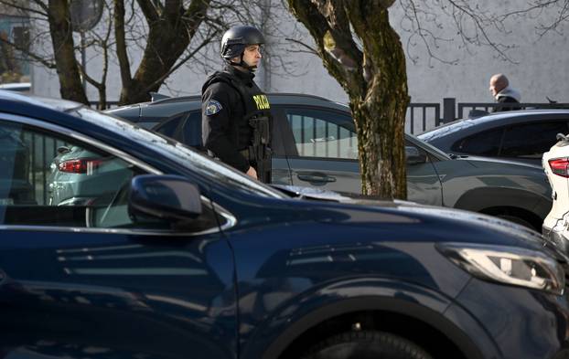 Varaždin: Srđan Mlađan pod jakim policijskim osiguranjem dolazi na Županijski sud