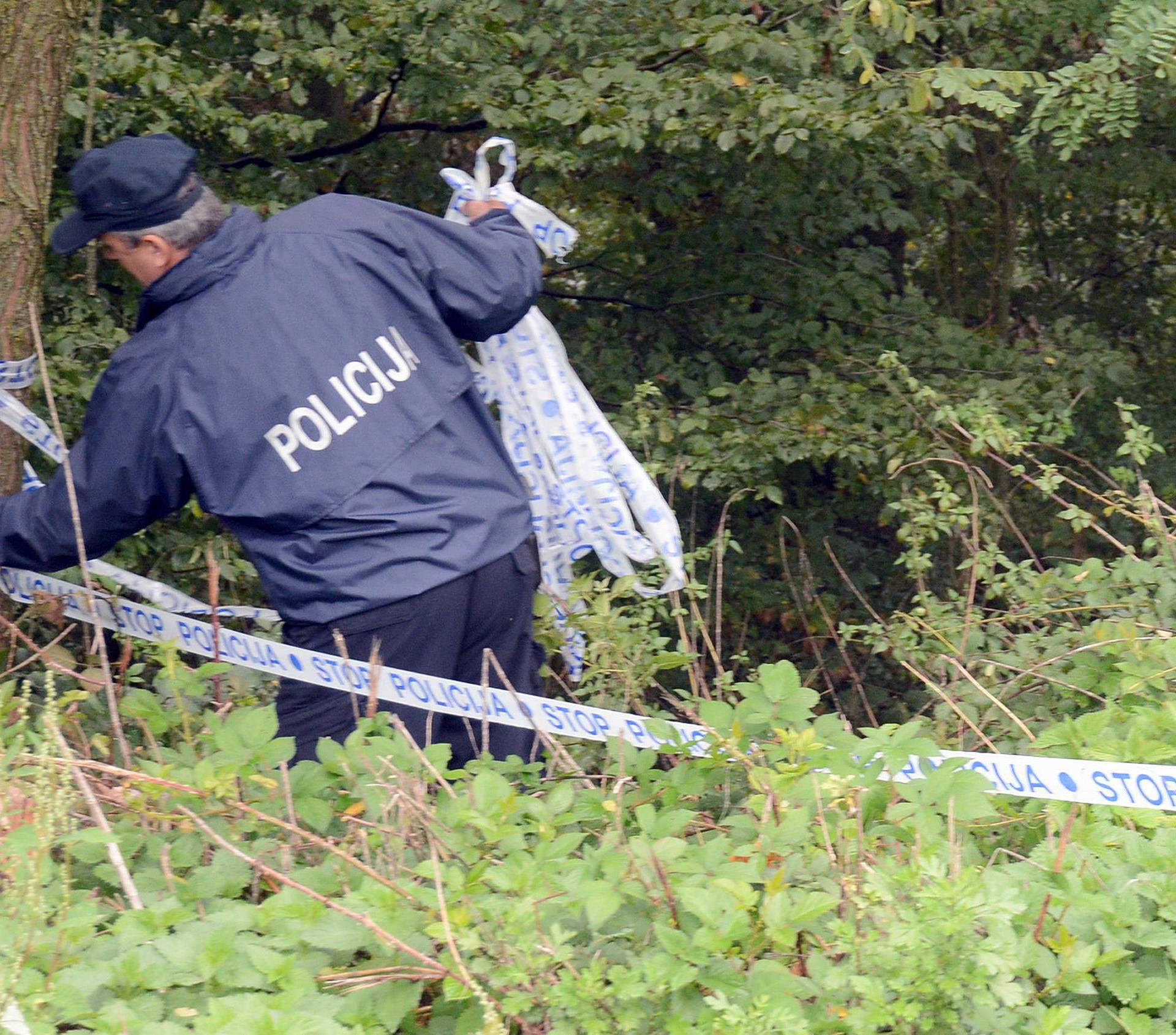 Ubojica zadavio Eliota C. (24) i zapalio ga. Našao ga je šumar