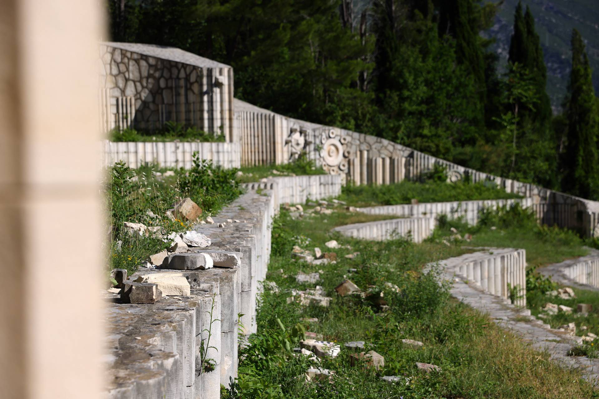Ponovo devastirano Partizansko spomen groblje u Mostaru