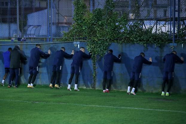 Dinamo odradio večernji trening uoči sutrašnje utakmice s Tottenhamom