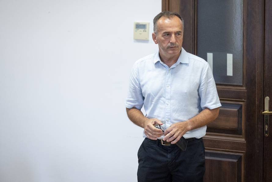 Osijek: Nastavljeno suđenje Damiru Dekaniću