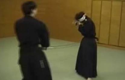 Samuraj je tijekom vježbe porezao učenika po glavi