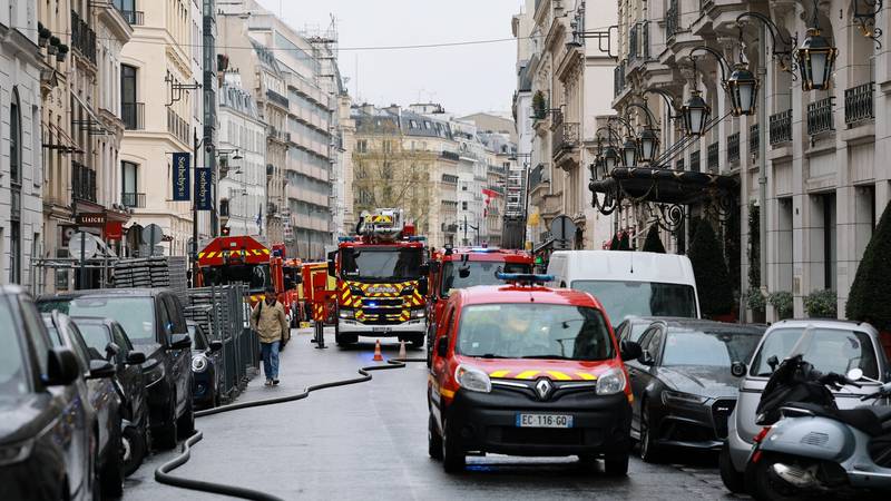 Gori luksuzni hotel u Parizu