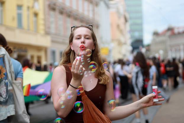 Zagreb: 25. Povorka ponosa LGBTIQ zajednice "Korak po korak, iskorak!"