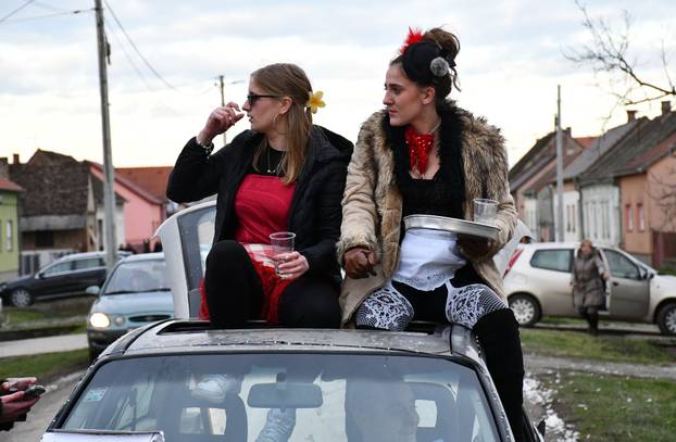 Donja Bebrina: Urnebesni pokladni utorak u Donjoj Bebrini