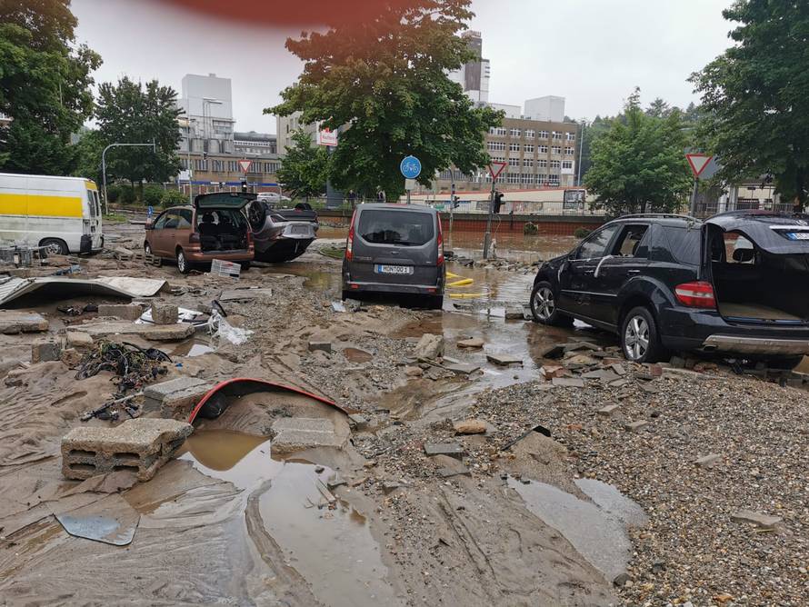 Kaotično stanje u Njemačkoj i Belgiji: Najmanje 42 mrtvih, na desetke nestalih u  poplavama