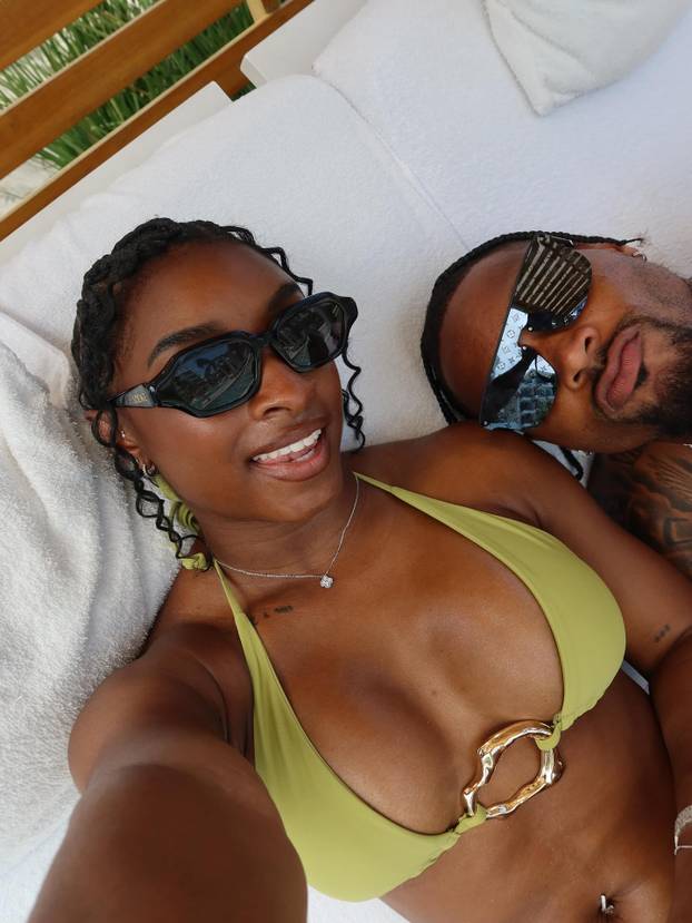 FOTO Simone Biles: Pogledajte mi grudi prije i poslije operacije