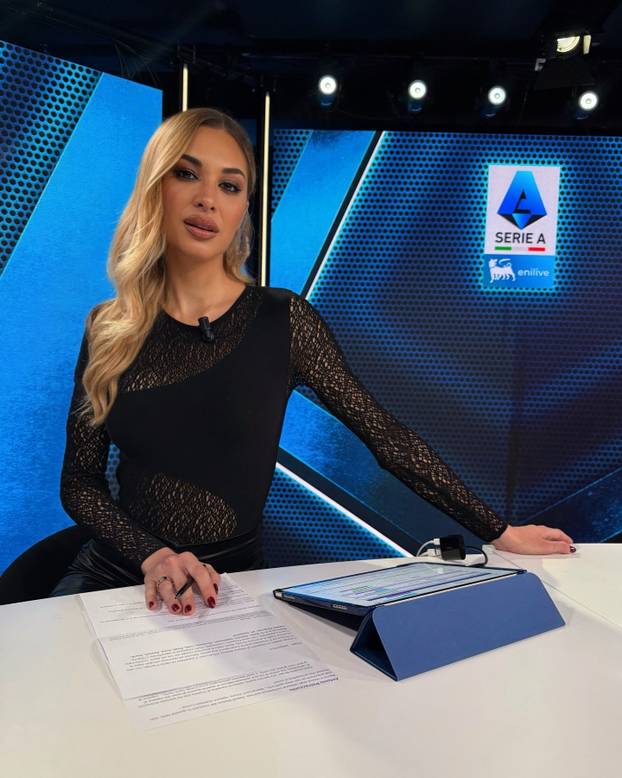 FOTO Talijanska voditeljica je konkurencija Diletti Leotti pred kamerama! Bila je i misica...