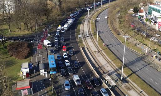 FOTO Pogledajte veliku gužvu kod Jadranskog mosta iz zraka